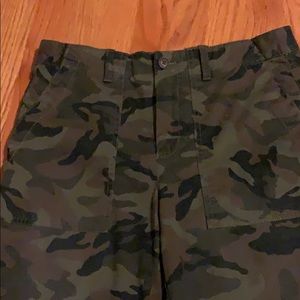 Gap girlfriend camouflage ankle pants